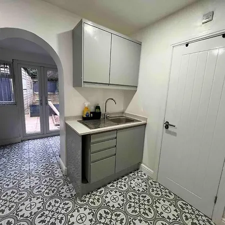 Flaxton-luxurious Near Nec, Bhx Apartament *